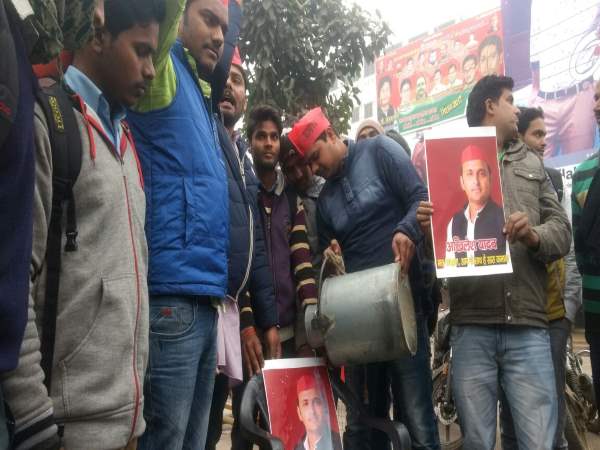 कराया दूध से स्नान