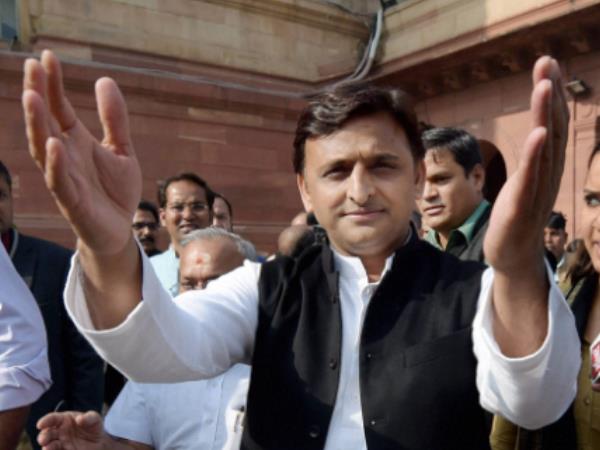शिवपाल-अखिलेश खेमा मथुरा में आमने-सामने शिवपाल-अखिलेश खेमा मथुरा में आमने-सामने