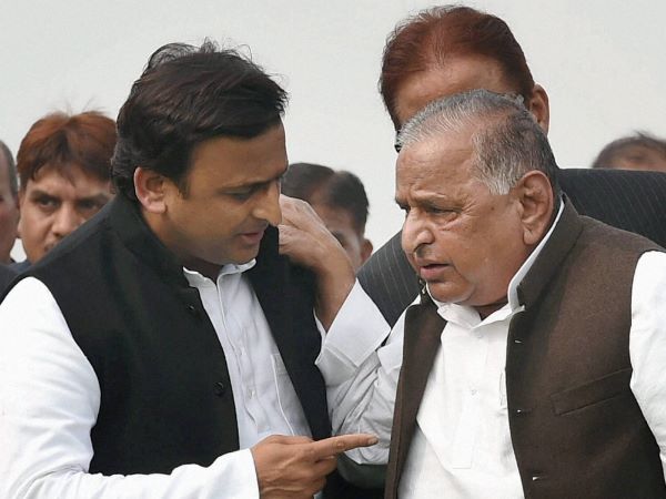 क्लीन इमेज के लिए अखिलश ने खेला बड़ा दांव, उम्मीदवारों की लिस्ट से दागियों को किया आउट क्लीन इमेज के लिए अखिलश ने खेला बड़ा दांव, उम्मीदवारों की लिस्ट से दागियों को किया आउट