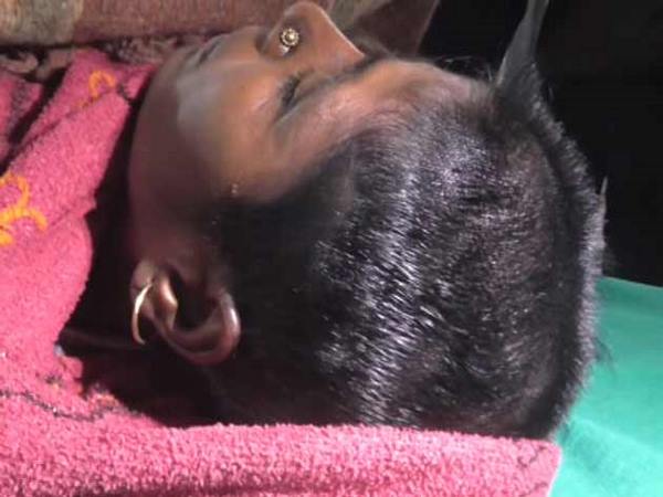 नीतीश के बिहार में महादलित महिला के बाल काटकर चेहरे पर पोती कालिख नीतीश के बिहार में महादलित महिला के बाल काटकर चेहरे पर पोती कालिख