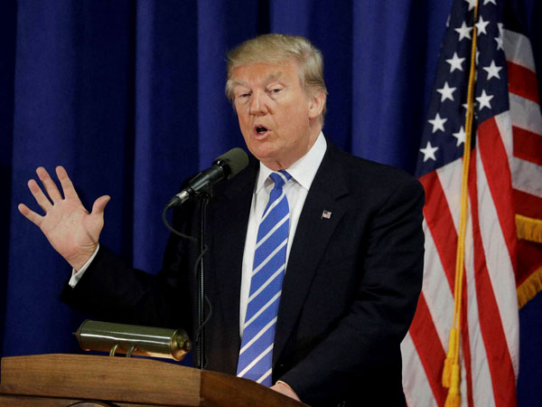donald-trump-josh-earnest.jpg donald-trump-josh-earnest.jpg