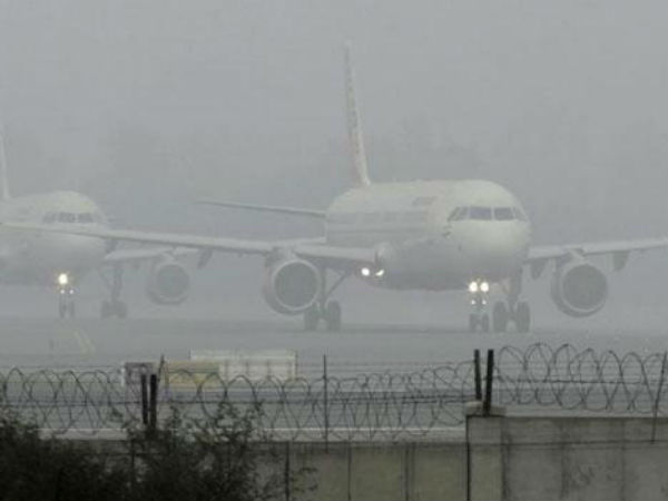 #DelhiFog 3 International flights delayed, 1 domestic flight from/to Delhi cancelled due to foggy weather #DelhiFog 3 International flights delayed, 1 domestic flight from/to Delhi cancelled due to foggy weather