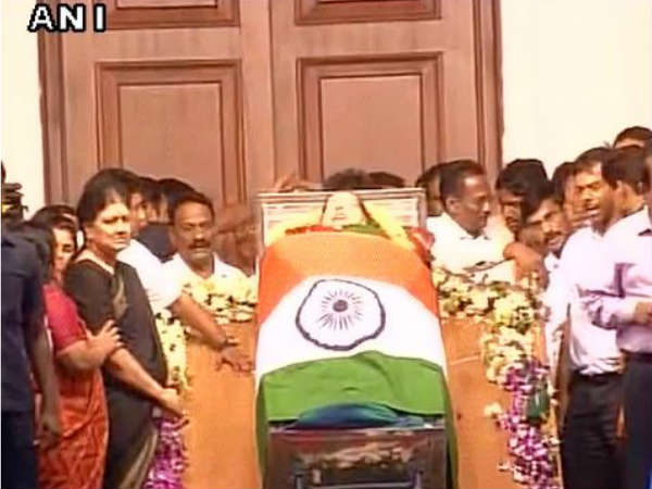 Mortal remains of Jayalalithaa brought to Rajaji Hall Mortal remains of Jayalalithaa brought to Rajaji Hall