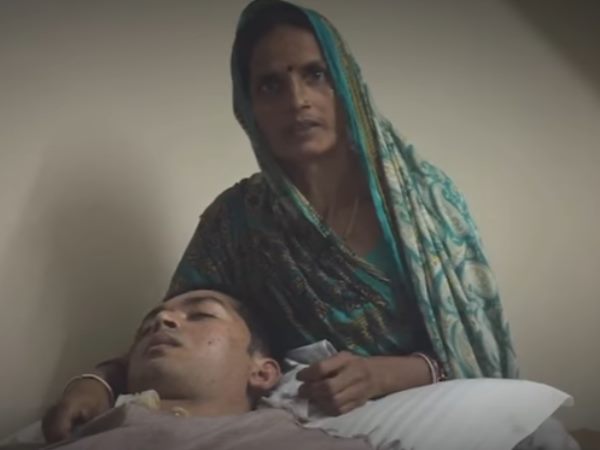 धमाके में घायल हो गए थे ये CRPF जवान जितेन्द्र कुमार, 30 महीनों से हैं कोमा में धमाके में घायल हो गए थे ये CRPF जवान जितेन्द्र कुमार, 30 महीनों से हैं कोमा में