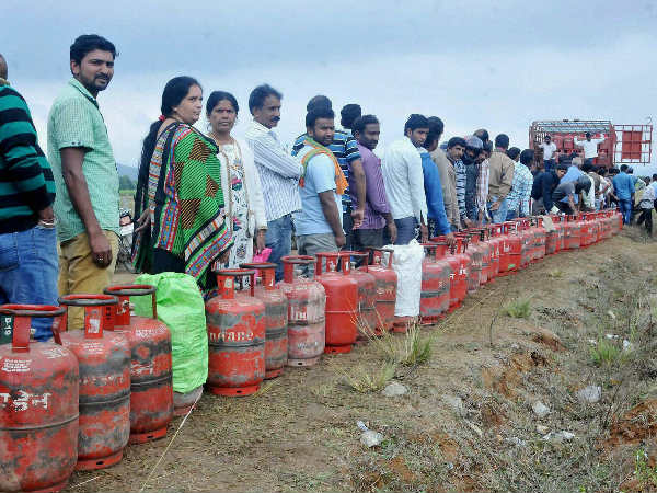 Oil companies get I-T data, to take rich off gas subsidy Oil companies get I-T data, to take rich off gas subsidy