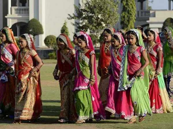 सूरत के कारोबारी पीपी सावानी परिवार ने किया 236 लड़कियों का विवाह सूरत के कारोबारी पीपी सावानी परिवार ने किया 236 लड़कियों का विवाह