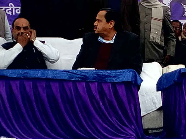 'नरेन्द्र मोदी भाषण में रो देते हैं और जनता तरस खा जाती है' 'नरेन्द्र मोदी भाषण में रो देते हैं और जनता तरस खा जाती है'