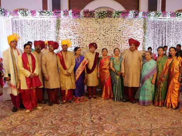 gadkari daughters marriage6 gadkari daughters marriage6