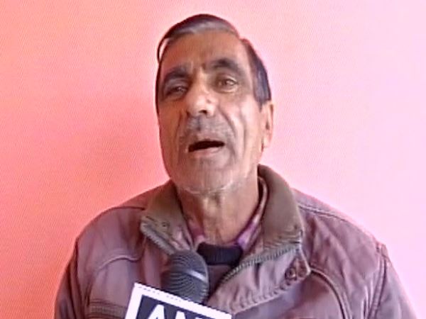 मोहम्मद शमी के पिता मोहम्मद तौसीफ का निधन, अमरोहा पहुंचे शमी मोहम्मद शमी के पिता मोहम्मद तौसीफ का निधन, अमरोहा पहुंचे शमी
