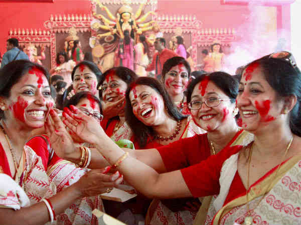 सिंदूर, रोली या कुमकुम?