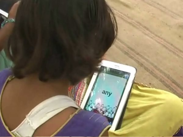 सारनाथ में चल रही अनोखी पाठशाला