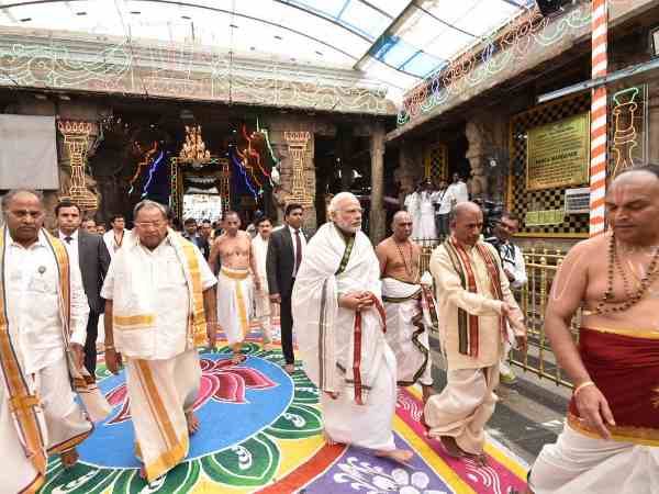 'सरकार वैज्ञानिक क्षेत्रों के विकास के लिए प्रतिबद्ध'