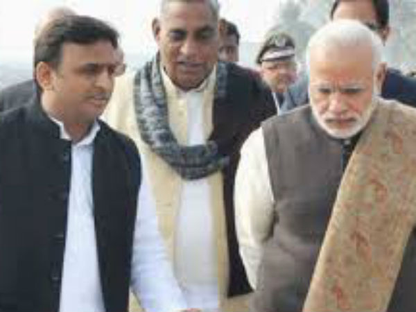 हाईटेक हो गए हैं अखिलेश यादव