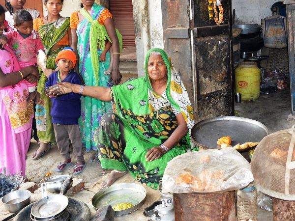 'पकौड़ी बनाना सीख लिया, मशीन चलाना भी सीख लूंगी'