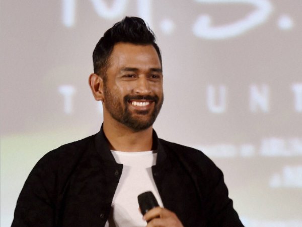3. धोनी के लंबे बालों का राज