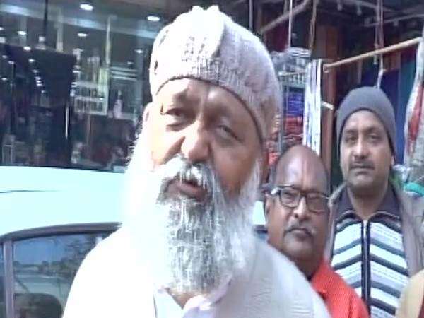 खादी के साथ गांधी का नाम जुड़ा है, खादी उठ ही नहीं सकी