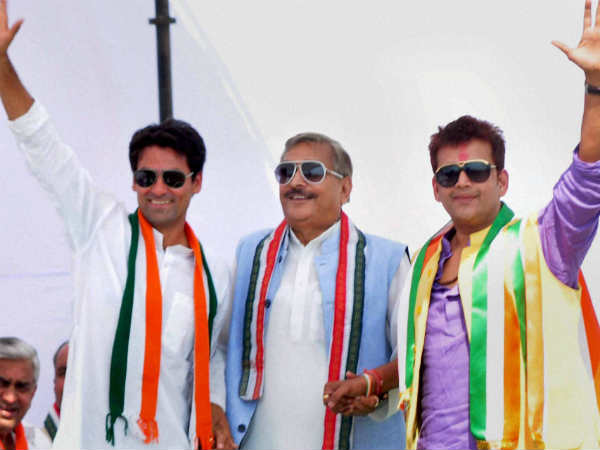प्रमोद तिवारी हर रोज अलग रंग के साबुन से नहाते हैं