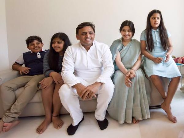 akhilesh yadav जब अखिलेश यादव की बेटियों से बोले मुलायम, 'तुम्हारा बाप बड़ा जिद्दी है' akhilesh yadav जब अखिलेश यादव की बेटियों से बोले मुलायम, 'तुम्हारा बाप बड़ा जिद्दी है'