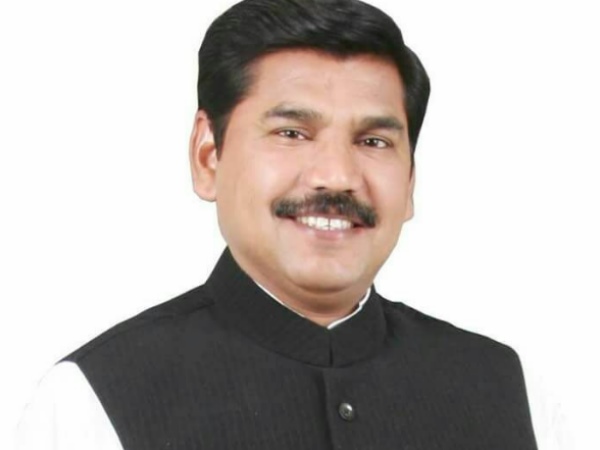 यूपी: अखिलेश की फोटो लगे कैलेंडर से राज्यमंत्री के खिलाफ केस यूपी: अखिलेश की फोटो लगे कैलेंडर से राज्यमंत्री के खिलाफ केस