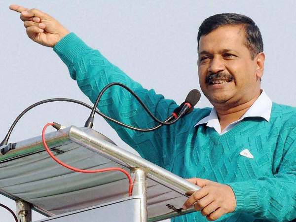 गोवा विधानसभा चुनाव: चुनाव आयोग ने अरविंद केजरीवाल से खिलाफ FIR दर्ज करने का दिया आदेश गोवा विधानसभा चुनाव: चुनाव आयोग ने अरविंद केजरीवाल से खिलाफ FIR दर्ज करने का दिया आदेश