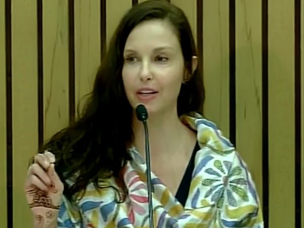Ashley Judd हॉलीवुड अभिनेत्री एस्ले जुड बोलीं- '7 साल की उम्र में हुआ था मेरा शोषण, 14 की होने पर किया गया रेप' Ashley Judd हॉलीवुड अभिनेत्री एस्ले जुड बोलीं- '7 साल की उम्र में हुआ था मेरा शोषण, 14 की होने पर किया गया रेप'