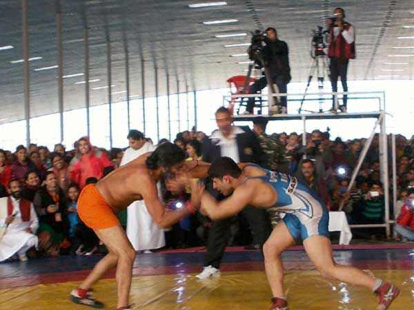 Baba Ramdev challenges Sushil Kumar-beater Andrey Stadnik to wrestle him Baba Ramdev challenges Sushil Kumar-beater Andrey Stadnik to wrestle him