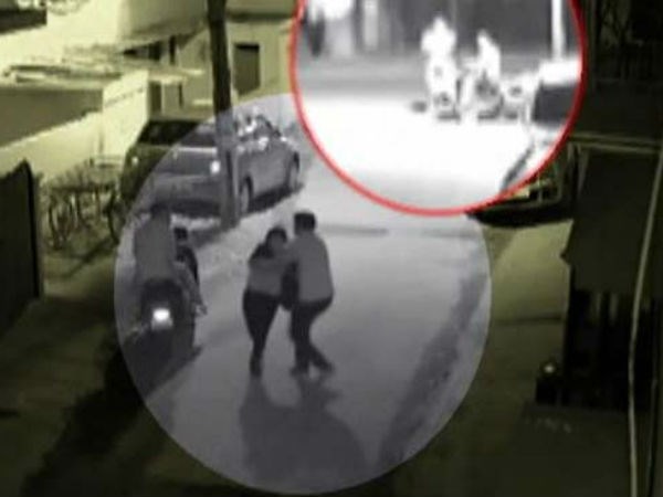 bengaluru बेंगलुरु छेड़छाड़ मामले में पुलिस ने 4 लोगों को किया गिरफ्तार, सीसीटीवी में कैद हो गई थी घटना bengaluru बेंगलुरु छेड़छाड़ मामले में पुलिस ने 4 लोगों को किया गिरफ्तार, सीसीटीवी में कैद हो गई थी घटना