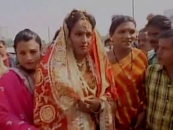ओडिशा में ट्रांसजेंडर ने मां बनने की ख्वाहिश में रचाई शादी, जानिए कौन है दूल्हा ओडिशा में ट्रांसजेंडर ने मां बनने की ख्वाहिश में रचाई शादी, जानिए कौन है दूल्हा