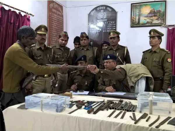 Police busted illegal arms factory in Bulandshahr Police busted illegal arms factory in Bulandshahr