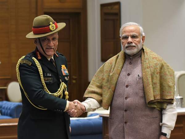 प्रधानमंत्री नरेंद्र मोदी कर रहे हैं सेनाध्यक्षों से मुलाकात, ये है वजह प्रधानमंत्री नरेंद्र मोदी कर रहे हैं सेनाध्यक्षों से मुलाकात, ये है वजह