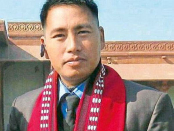 Republic Day 2017: Wife Of Army Hero Hangpan Dada Receives His Ashoka Chakra Republic Day 2017: Wife Of Army Hero Hangpan Dada Receives His Ashoka Chakra