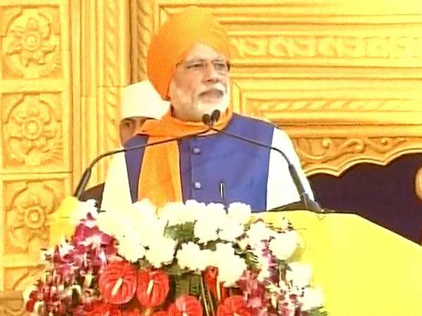 गुरू गोबिंद सिंह जी जैसी वीरता और धीरता की जरूरत: मोदी गुरू गोबिंद सिंह जी जैसी वीरता और धीरता की जरूरत: मोदी