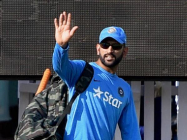 चैंपियंस ट्रॉफी से तय होगा धोनी अगला वर्ल्ड कप खेलेंगे या टीम इंडिया से होंगे बाहर चैंपियंस ट्रॉफी से तय होगा धोनी अगला वर्ल्ड कप खेलेंगे या टीम इंडिया से होंगे बाहर