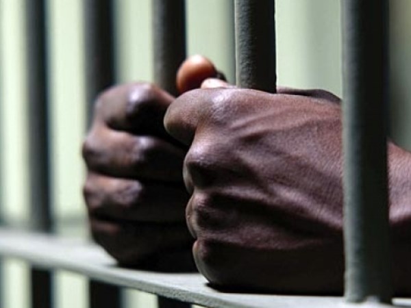 पुलिस के खेल का शिकार, भाई के गुनाह के लिए काटी दस साल की जेल पुलिस के खेल का शिकार, भाई के गुनाह के लिए काटी दस साल की जेल