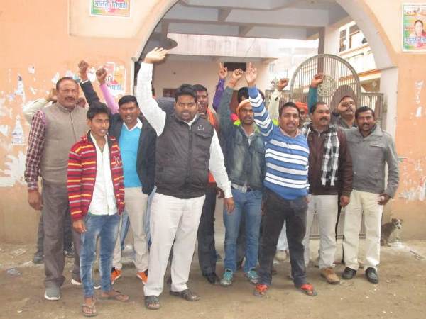 अनुप्रिया की नाराजगी के बाद भाजपा कार्यकर्ताओं ने की दागियों को टिकट न देने की मांग, किया प्रदर्शन अनुप्रिया की नाराजगी के बाद भाजपा कार्यकर्ताओं ने की दागियों को टिकट न देने की मांग, किया प्रदर्शन
