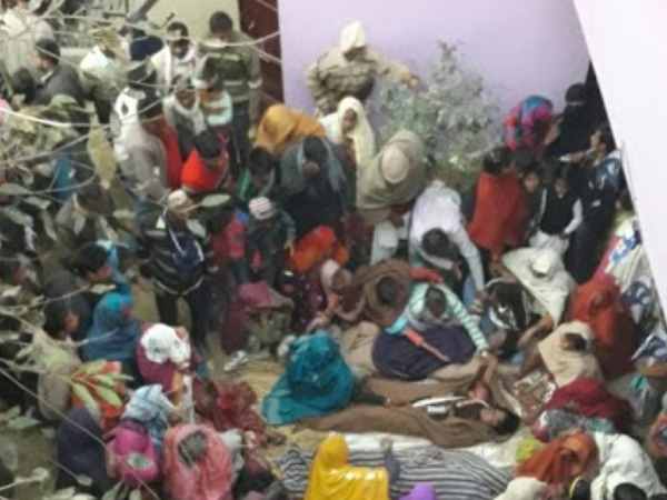 बरेली: नल ठीक करते समय पूरे परिवार को लगा करंट, तीन की मौत बरेली: नल ठीक करते समय पूरे परिवार को लगा करंट, तीन की मौत
