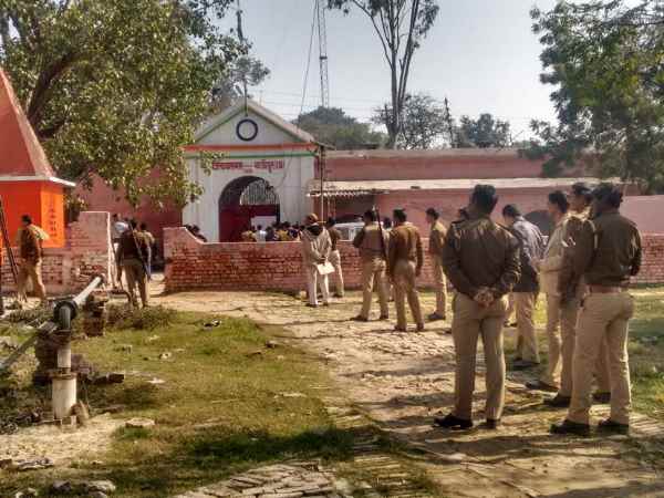 यूपी: गाजीपुर जेल में ऐसा क्या हुआ, जो पुलिस को बजानी पड़ी पगली घंटी यूपी: गाजीपुर जेल में ऐसा क्या हुआ, जो पुलिस को बजानी पड़ी पगली घंटी