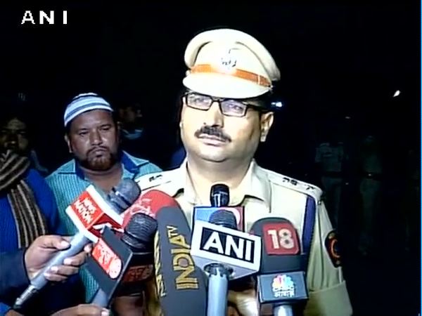 मुंबई में एक शख्स ने लड़की से दरिंदगी, शरीर पर मिले काफी जख्म मुंबई में एक शख्स ने लड़की से दरिंदगी, शरीर पर मिले काफी जख्म