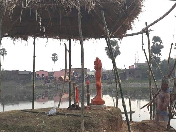 बिहार: हनुमान की मूर्ति स्थापित करने को लेकर दो समुदायों में बवाल, कई लोग घायल बिहार: हनुमान की मूर्ति स्थापित करने को लेकर दो समुदायों में बवाल, कई लोग घायल