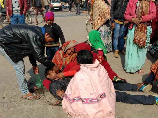 हरदोई: युवक को दौड़ा-दौड़ा कर मारा, रेलवे लाइन पर शव फेंककर दिखाया हादसा! हरदोई: युवक को दौड़ा-दौड़ा कर मारा, रेलवे लाइन पर शव फेंककर दिखाया हादसा!