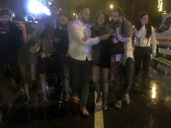 इस्तांबुल आतंकी हमला: मरने वाले 39 लोगों में पूर्व सांसद के बेटे सहित दो भारतीय भी शामिल इस्तांबुल आतंकी हमला: मरने वाले 39 लोगों में पूर्व सांसद के बेटे सहित दो भारतीय भी शामिल
