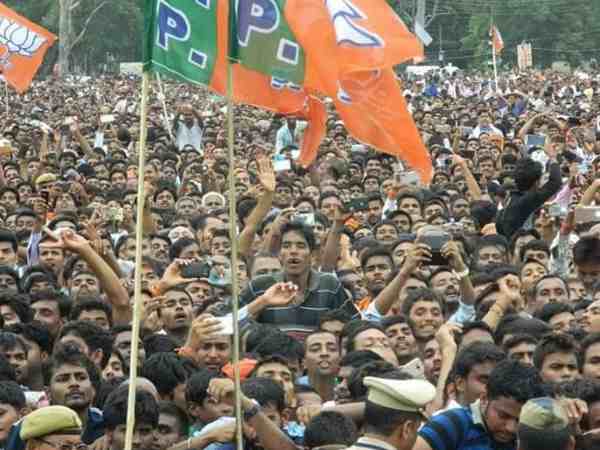 गोरखपुर: दलबदलुओं को टिकट, कुर्बानी की आशंका से घबराए भाजपा नेता गोरखपुर: दलबदलुओं को टिकट, कुर्बानी की आशंका से घबराए भाजपा नेता