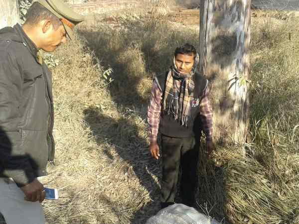 बोरों में भूसे की तरह भरे मिले 5 करोड़ रुपए के कतरे हुए नोट बोरों में भूसे की तरह भरे मिले 5 करोड़ रुपए के कतरे हुए नोट