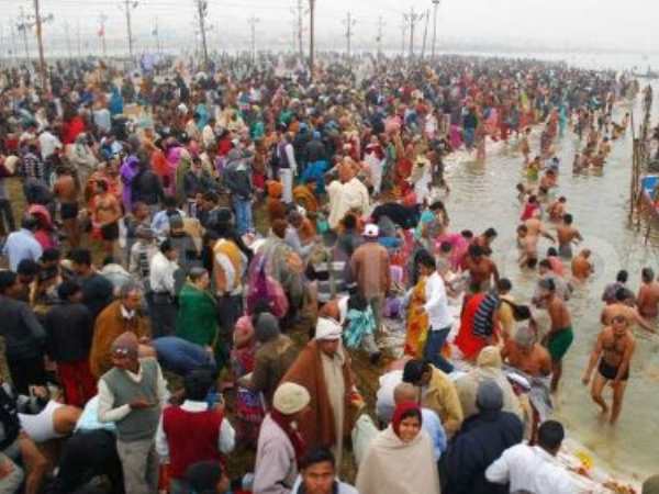 मकर संक्रांति: 40 लाख श्रद्धालुओं ने संगम में लगाई आस्था की डुबकी, कल होगा शाही स्नान मकर संक्रांति: 40 लाख श्रद्धालुओं ने संगम में लगाई आस्था की डुबकी, कल होगा शाही स्नान