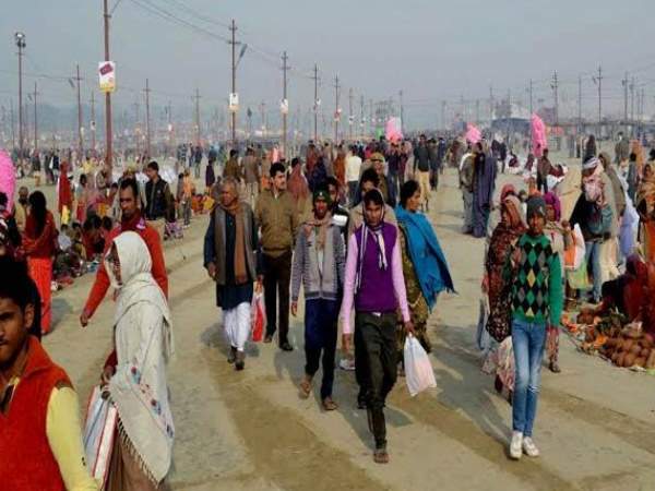 मकर संक्रांति: 40 लाख श्रद्धालुओं ने संगम में लगाई आस्था की डुबकी, कल होगा शाही स्नान मकर संक्रांति: 40 लाख श्रद्धालुओं ने संगम में लगाई आस्था की डुबकी, कल होगा शाही स्नान