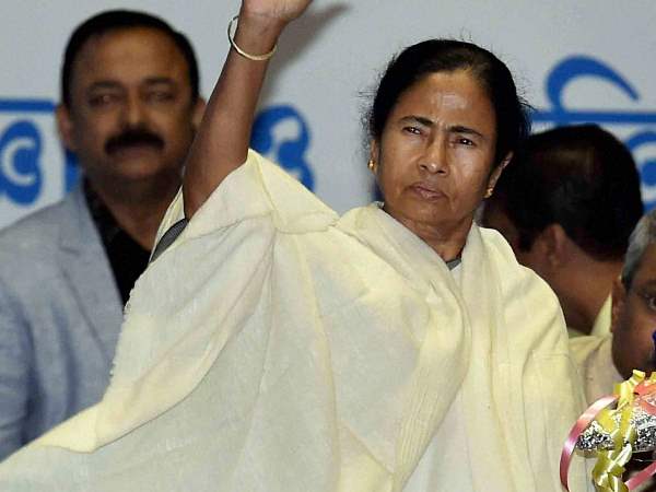 नोटबंदी की वजह से रोजगार खो देने वालों की मदद करेगी ममता सरकार नोटबंदी की वजह से रोजगार खो देने वालों की मदद करेगी ममता सरकार