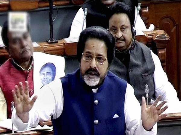रोजवैली चिट फंड घोटाले में TMC सांसद गिरफ्तार, ममता बोलीं-अमित शाह और नरेंद्र मोदी को भी करें अरेस्ट रोजवैली चिट फंड घोटाले में TMC सांसद गिरफ्तार, ममता बोलीं-अमित शाह और नरेंद्र मोदी को भी करें अरेस्ट