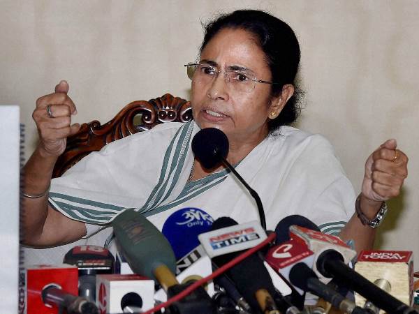 mamta नोटबंदी पर ममता बनर्जी ने की पीएम मोदी को हटाने की मांग mamta नोटबंदी पर ममता बनर्जी ने की पीएम मोदी को हटाने की मांग