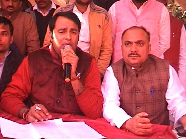 मेरठ: वीडियो और नफरत फैलाने के केस पर संगीत सोम ने कहा, बौखलाई है सपा मेरठ: वीडियो और नफरत फैलाने के केस पर संगीत सोम ने कहा, बौखलाई है सपा