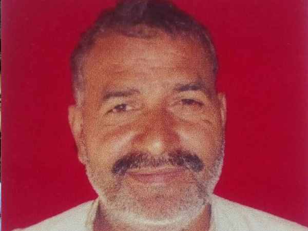 बुलंदशहर: बेटी की शादी का कार्ड देने आया था पिता, गोली मारकर मर्डर बुलंदशहर: बेटी की शादी का कार्ड देने आया था पिता, गोली मारकर मर्डर
